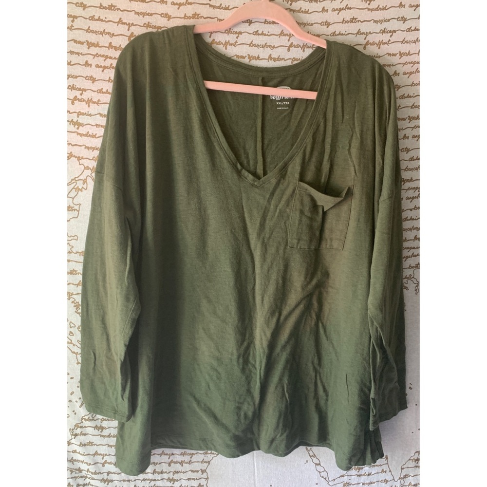OLD NAVY long sleeve v neck boyfriend tee w pocket
